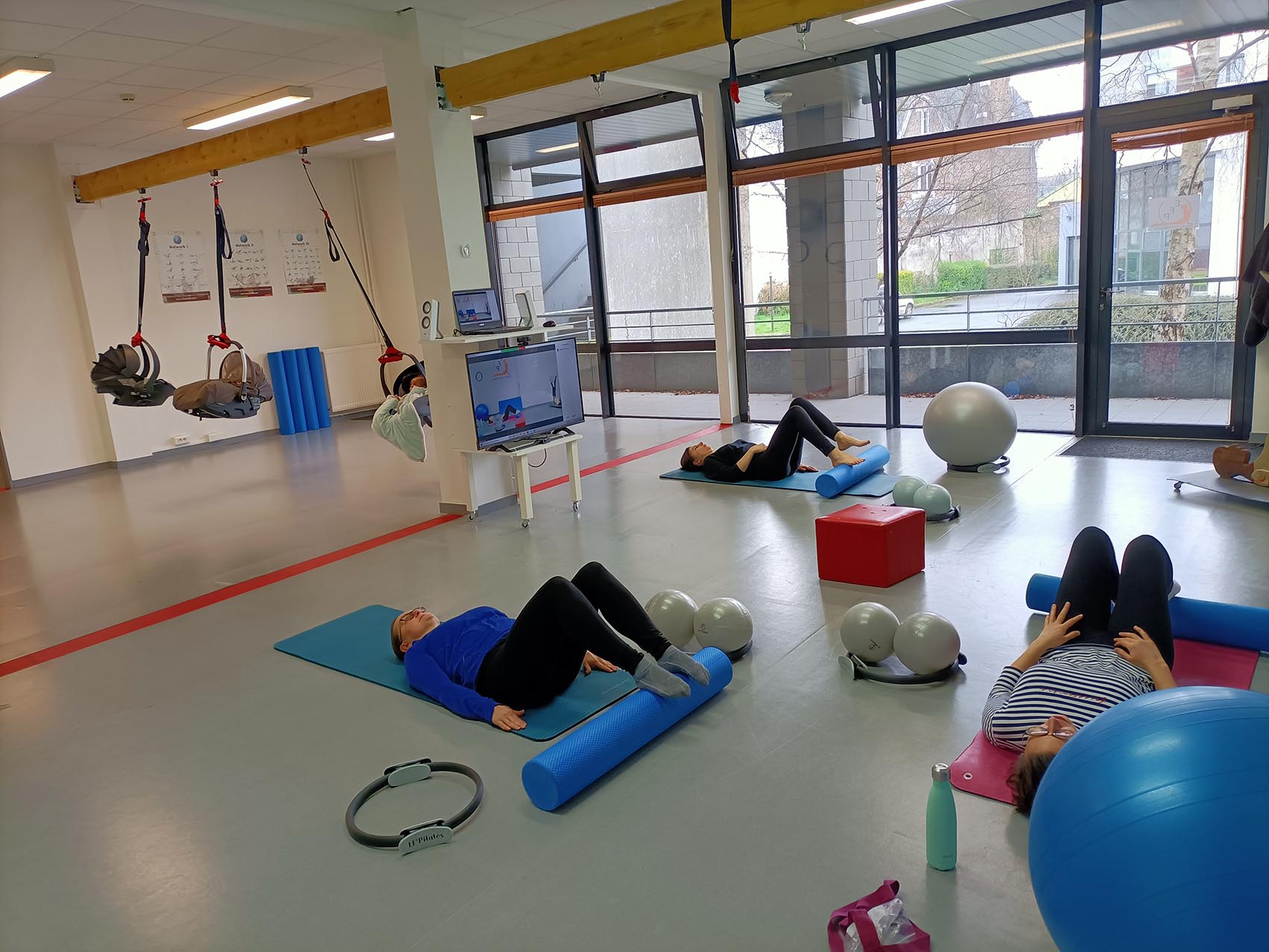 image de bébé avec sa maman pilates st brieuc